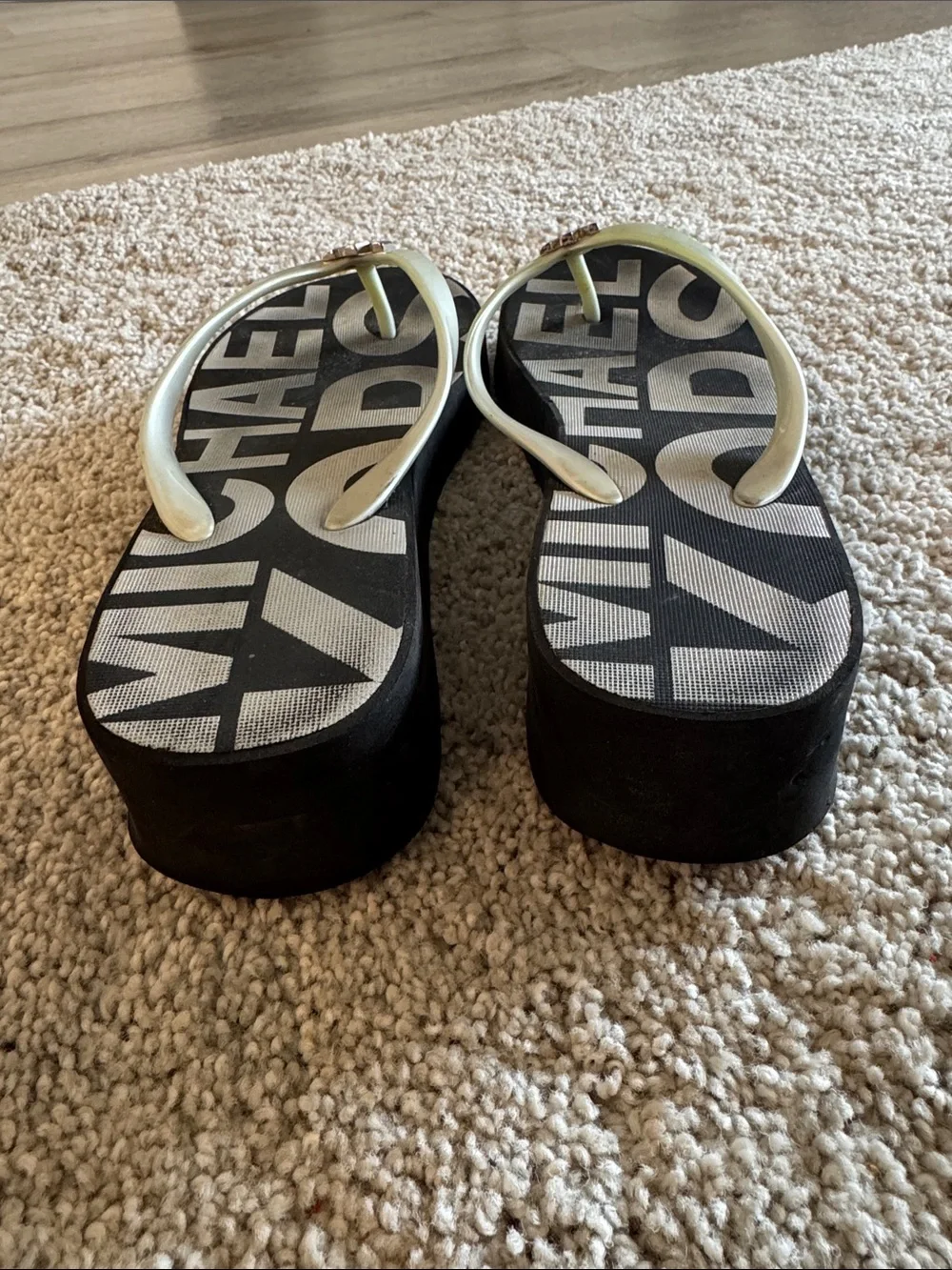 Michael Kors Women`s Flip Flops Slides Thong Sandals Size US 8 Gray